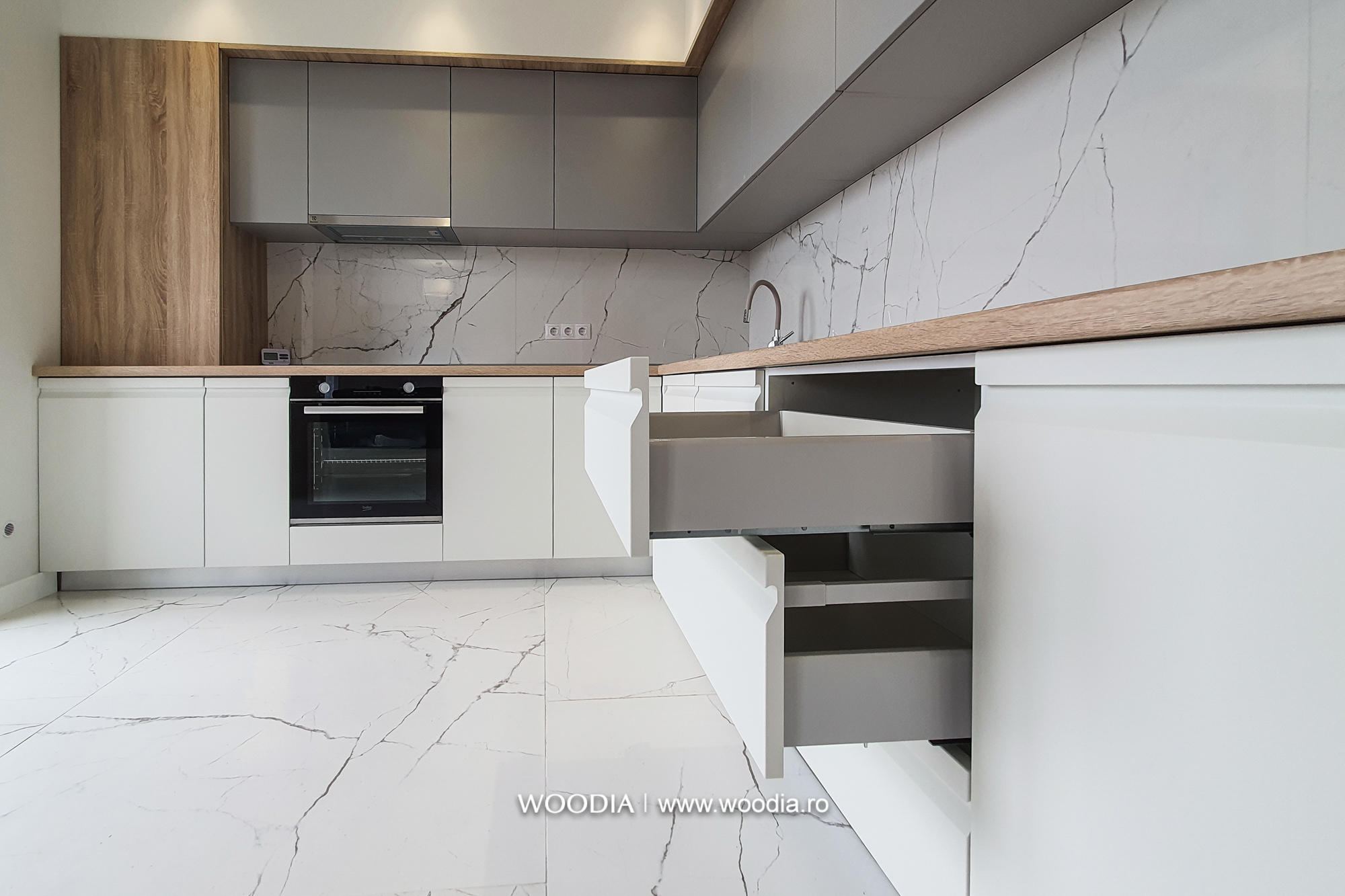 mobilier-la-comanda-bucatarie-woodia0007